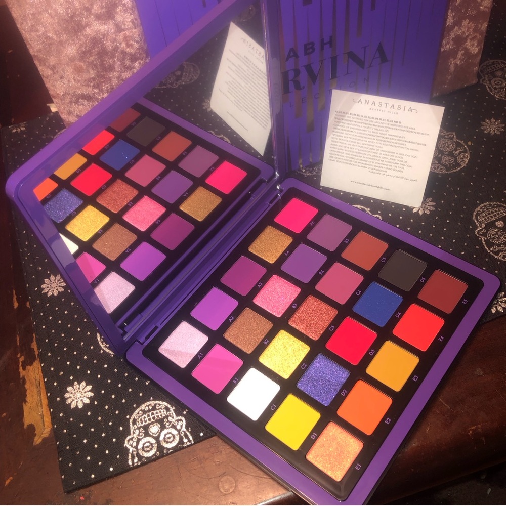 Anastasia Beverly Hills Norvina Pro Pigment 25 Pan Eyeshadow Palette Vol.1 NIB
